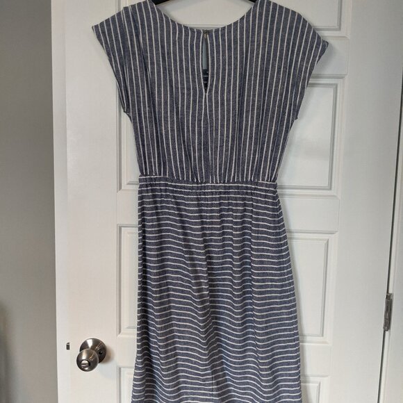 Seersucker Striped Linen Dress with Tie Waist - Picture 6 of 6